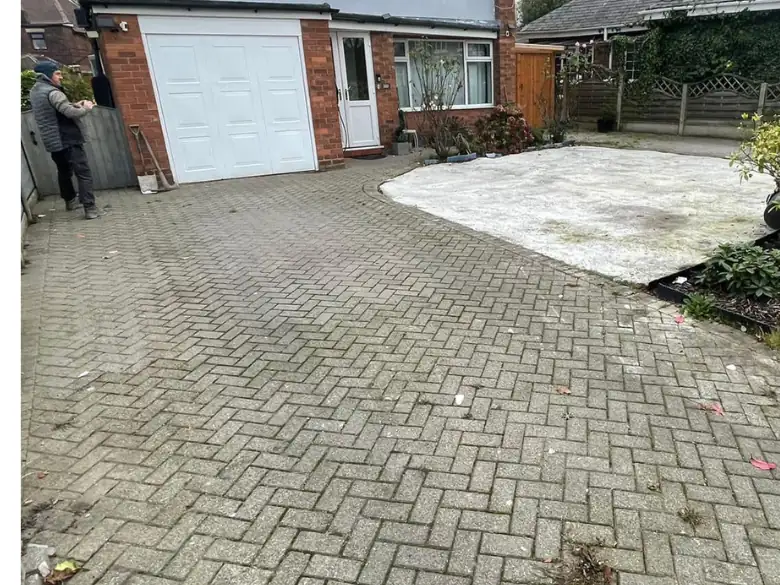 Before: Tired block to resin with a feature sweep - S P Groundworks & Driveways